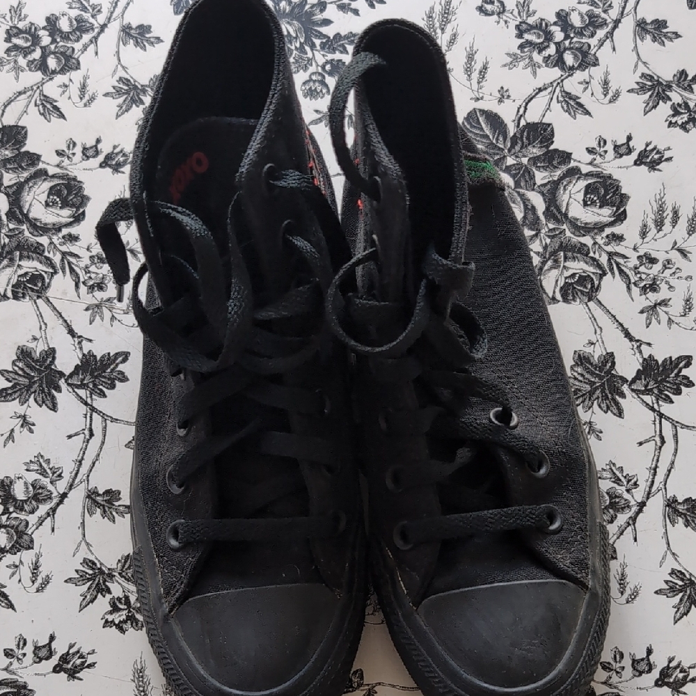 Converse Black High-Tops with Red Rose Design - Picture 7 of 7